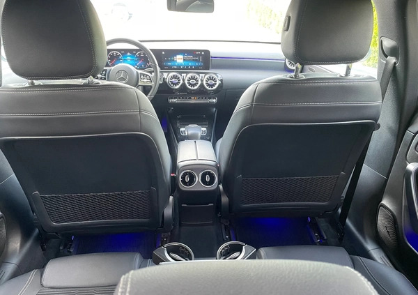 Mercedes-Benz Klasa A cena 94500 przebieg: 52425, rok produkcji 2019 z Poznań małe 211